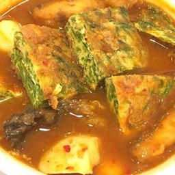 แกงส้มปลากระป๋องชะอมไข่