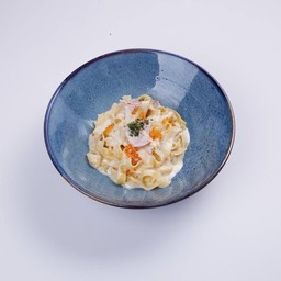 Fettuccine Alfredo Smoked Ham (เฟตตูชินี่ไวท์ครีมซอสแฮมไข่กุ้ง)