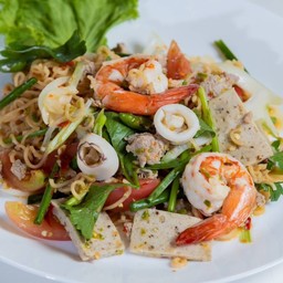 ยำมาม่ารวมมิตร