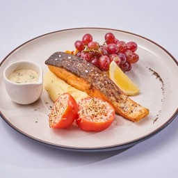 Salmon Steak with Garlic Dill Sauce  แซลม่อนสเต็ก