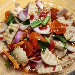 ยำหมูยอไข่แดงเค็ม