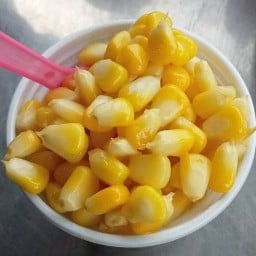 มอน&แก๊ป ลูกชิ้นย่าง&ข้าวโพดคลุกเนย