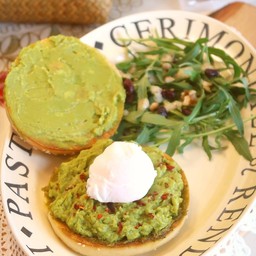 เบเกิล อะโวคาโด เพสโต้ ( Avocado Pesto Bagel )