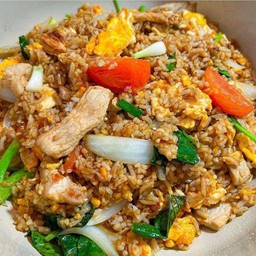 ข้าวผัดอกไก่คลาสสิค