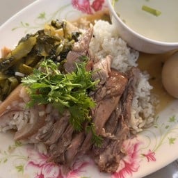 ข้าวมันไก่ ข้าวขาหมู เจ๊หวานบางปู