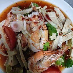 ยำกุ้งหมูยอ
