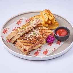 Hot Ham and Cheese Sandwiches  แซนวิชแฮมและชีส