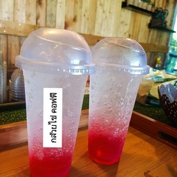 น้ำแดงโซดา