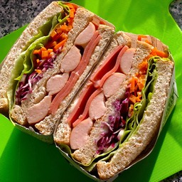 แซนด์วิชเกาหลีไส้กรอก + โบโลน่า