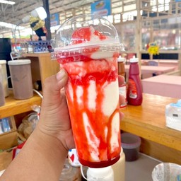 นมสดสตอเบอรี่ปั่น