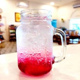 น้ำแดงโซดา