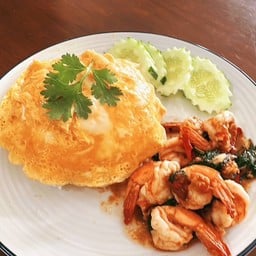 ข้าวราดกระเพราไข่ลาวา