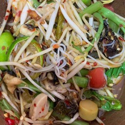 ส้มตำเจ๊อ้อม