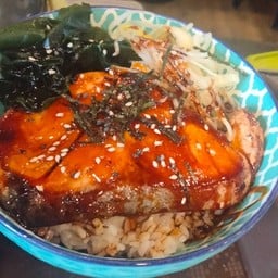 ข้าวหน้าแซลมอนย่าง