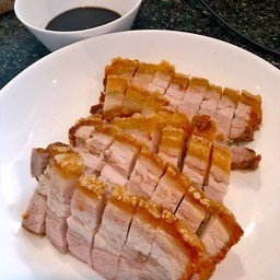 หมูกรอบทอด