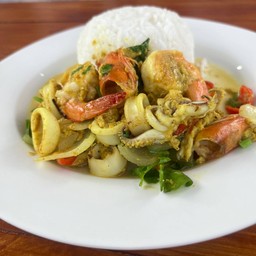 ผัดผงกระหรี่ทะเล