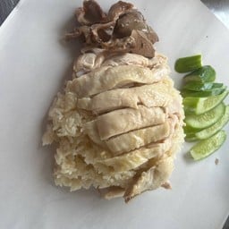 โกสินข้าวมันไก่สี่แยกสุขสันต์6