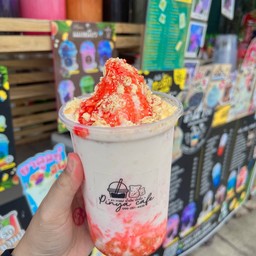 นมสดปั่น สตอเบอรี่แครกเกอร์