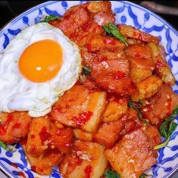 ข้าวกระเพราเบคอน กะเพราเบคอน