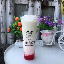 สตอเบอรี่นมสด