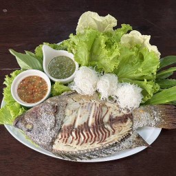 คอหมูย่าง อบโอ่ง