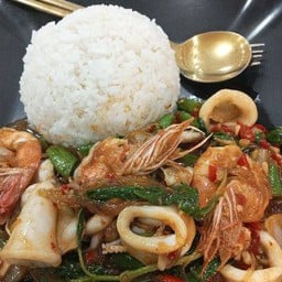 ผัดพริกแกงทะเล