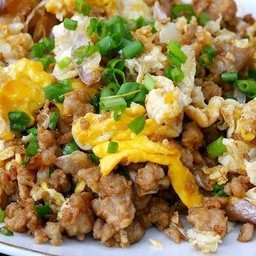 ข้าวหมูสับผัดไข่