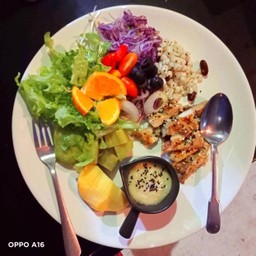 สลัดอกไก่