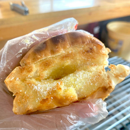 ขนมปังก้อนไส้ เนย - น้ำตาล