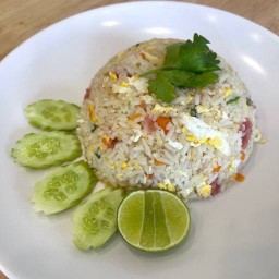 ข้าวผัดแหนม
