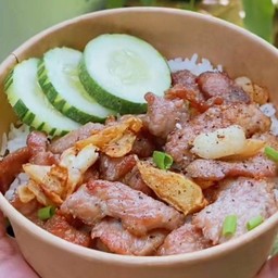 หมูทอดราดข้าว