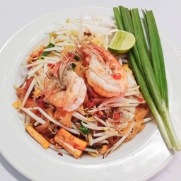 ผัดไท - ก๋วยเตี๋ยวเนื้อตุ๋น บังรอน