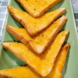 ขนมปังกระเทียม