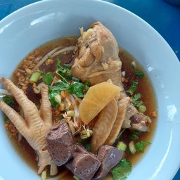 ก๋วยเตี๋ยวไก่มะระบ้านสีฟ้า