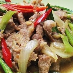 ข้าวเนื้อผัดพริกสด
