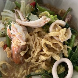 สุกี้น้ำทะเล หมี่กรอบ