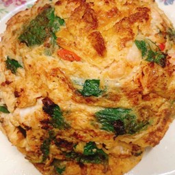 ไช่เจียวกระเพรากุ้งราดข้าว