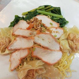 บะหมี่เกี๊ยวกุ้ง หมูแดง