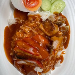 ข้าวหมูแดงหมูกรอบ+กุนเชียง+ไข่