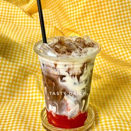 สตรอว์เบอร์รี่นมสดโกโก้