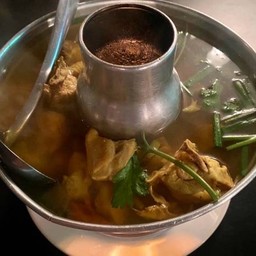 ไก่ต้มขมิ้นหม้อ