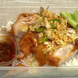ข้าวไก่กระเทียมพริกสด