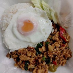 กะเพราหมู-หมึก-ไก่-กุ้ง