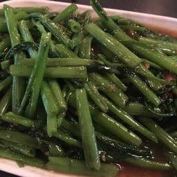 ผัดผักบุ้ง