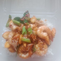 ผัดพริกแกงกุ้งราดข้าว