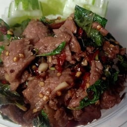กะเพราเนื้อราดข้าว+ไข่ดาว