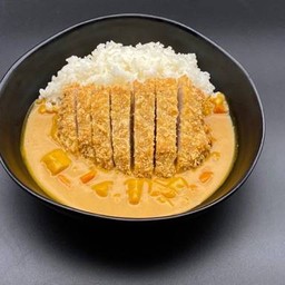 ข้าวแกงกะหรี่หมูทอด ฟรี ชาเขียวหรือมิโซะซุป