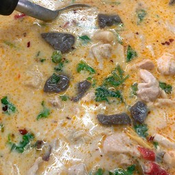 ต้มข่าไก่