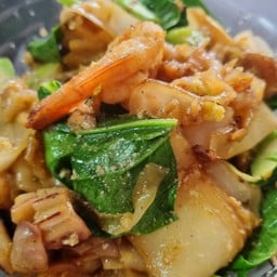 เส้นใหญ่ผัดซีอิ๊ว