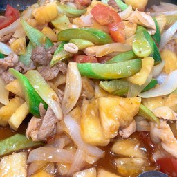 ผัดเปรี้ยวหวานหมู